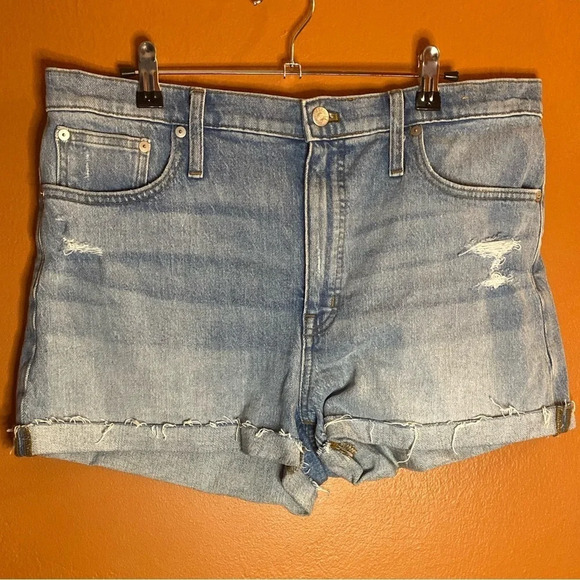 NWT Madewell High-Rise Denim Shorts in Astell - Picture 3 of 6